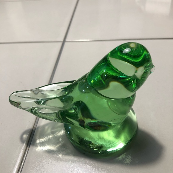 Green Glass Bird Figurine - Picture 6 of 8